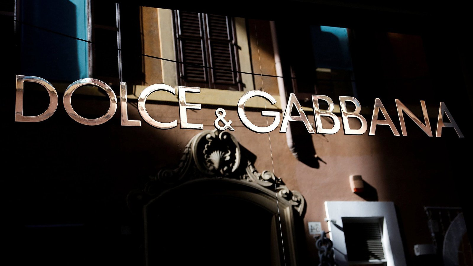 Dolce & Gabanna Carding Method